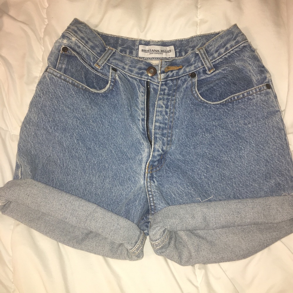 ☆ SUPER CUTE VINTAGE “MOM” SHORTS ☆